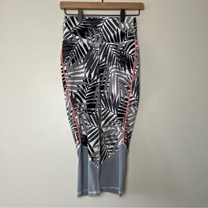 Old Navy Tropical Leaf Print Cropped Leggings Small